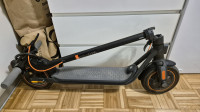 Električni romobil Ninebot by Segway F40E