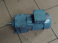 elektromotor sa reduktorom 0.37 kw 70 okretaja trofazni lenze