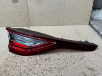 Štop lampa renault megane IV(na haubi) Lijeva