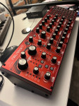 Behringer Neutron Analogni Synth