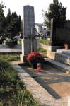 Jednostruka imitirana grobnica - groblje Svete Ane Osijek