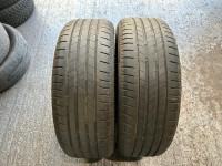 2 gume 205 55 R17 Bridgestone T005, dot 1322, 5.5-6mm, obje 100eura