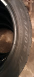 255/40r18 zimska 2 kom.pireli sotozero