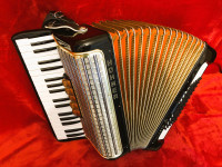 Hohner Concerto III 72 basa, 5 prim+2 bas reg., kao nova, SERVISIRANA