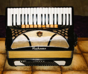 HOHNER LUCIJA IV P 96 bas 9+3 reg 4-glasna! Dobra cijena,,