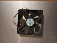 VENTILATOR KUČIŠTA 120 MM 2 PIN-SKI CIJENA 3 EUR