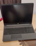 Laptop HP 255 G8 8GB, VRLO MALO KORIŠTEN