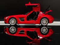 1:32-MERCEDES AMG SLS-VRHUNSKI MODEL METALNIG AUTICA