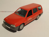 1:43 Opel Kadett E GL Karavan, crveni model