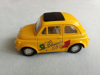 FIAT 500 CLASSIC NUOVA FIĆO oldtimer autić igračka model KinToy 1:32