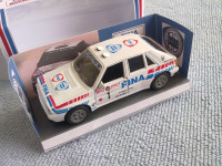 LANCIA DELTA INTEGRALE 16v #1 autić igračka model IXO Models 1/43