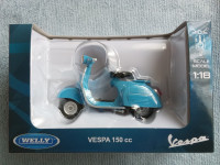 VESPA 150 cc (NOVO) oldtimer skuter motor igračka model, Welly 1:18