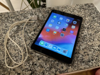 Apple iPad mini 2,32gb,1gb ram,youtube,ekran 7,9",punjac,hr meni