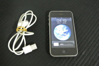 iPhone 3G,8gb,wi-fi,ispravan sa usb kablom,verzija 3.1.3