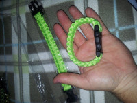 Paracord narukvica boja neon zelena