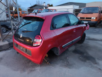 Renault Twingo 2017g karamboliran u dijelovima prodajem.....