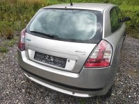 Fiat stilo medel s 3 vrata zadnja hauba