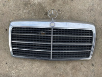 Mercedes 124 w124 maska sa znakom