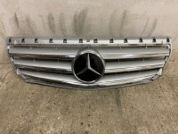 Mercedes , W246 , W242 W176 ,maska komplet sa distronic znak