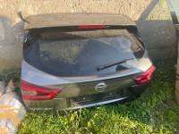 NISSAN QASHQAI 2019 god GEPEK VRATA + STOP LAMPE KOMPLET ZADNJI KRAJ