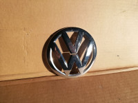 Volkswagen znak zadnji vw t6 caddy 7e0 853 630d