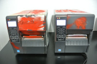 Zebra ZT230 printeri za etikete,oba se pale,displayi rade