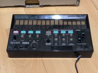 Korg Volca FM synthesizer sa sekvencerom