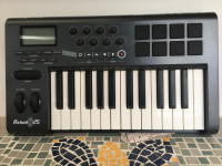 Midi kontroler M-Audio Axiom 25