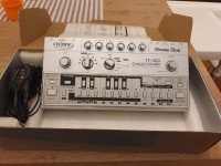 Cyclone Analogic TT-303 Bass Bot V1 - Roland TB-303 Clone - Vintage Ac