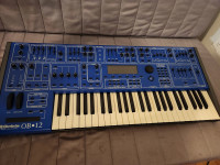 Oberheim OB-12 Sintisajzer