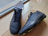 Nike tenisice za nogomet, veličina 39.5 / Nike football boots, 39,5