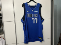 Nike Luka Doncic Dallas Mavericks 21 / 22 Association Authentic Jersy