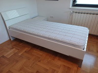 Krevet 200 x 90cm i ormarić