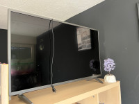 Hyundai smart TV 100cm