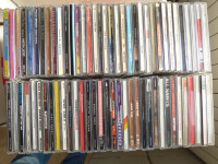 Prodajem oko 5000 CD -ja, originali POP / ROCK iz svoje kolekcije.