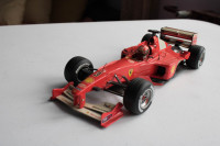 Ferrari F1-2000 - Michael Schumacher - Hot Wheels 1:18