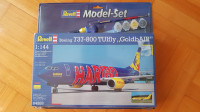 MAKETA  AVIONA  REVELL  BOEING 737-800  TUIfly  NOVO