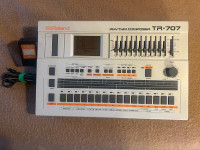 Roland TR-707