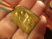 WW1 francuska medalja Dan siročadi 1916., prešani metal