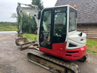 Bager Takeuchi TB260 viličar valjak demper traktorska kosilica 4x4