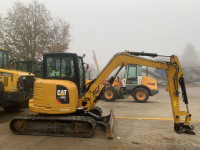 Mini bager CATERPILLAR 305