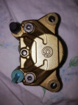 Beverly 500 prednja celjust Brembo