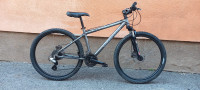 Kona MTB sa 26 cola kotačimam 24 brzine, alu-rama 40 cm, disk kočnice