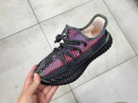 adidas Yeezy boost yechil