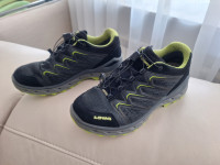 LOWA gore-tex gojzerice br 40