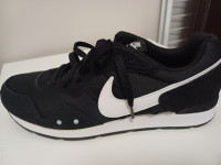 Nike tenisice 44,5, nove