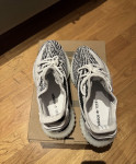 yeezy 350 zebra