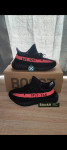 Yeezy tenisice crno crvene 43 40