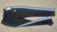 NOVA ADIDAS TRENIRKA VEL. M