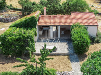 Kuća na Osami, BRAČ, Nerežišća, 68 m2 + 7262 m2 Maslinik